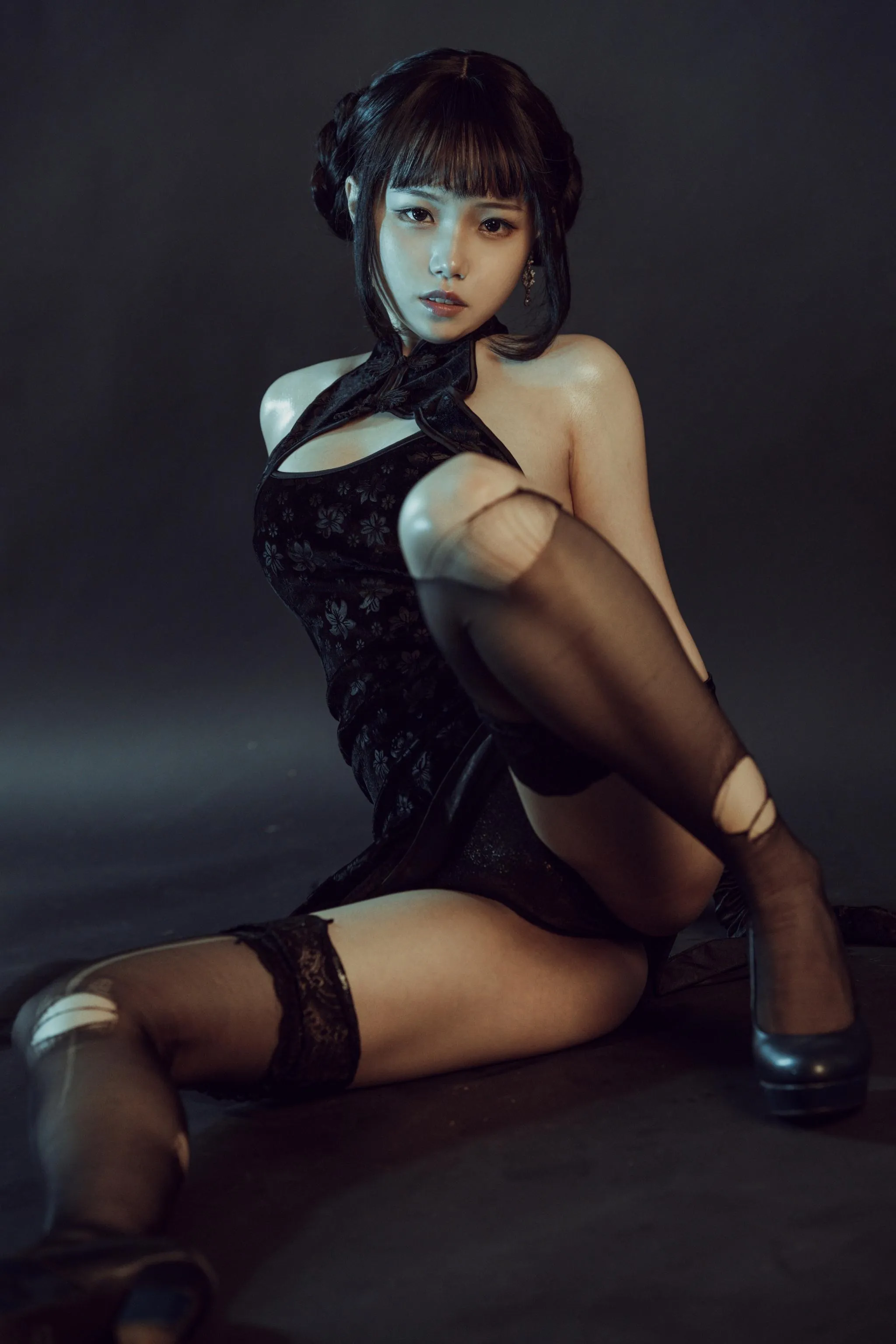 七月喵子 – NO.14 黑旗袍 [32P]插图8